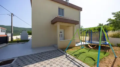 Dječje igralište u objektu Villa Ivan by Villas Guide