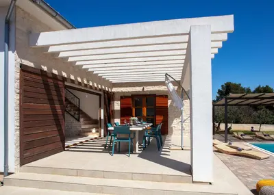 Bazen u objektu Villa Cocoon Vodice ili u blizini