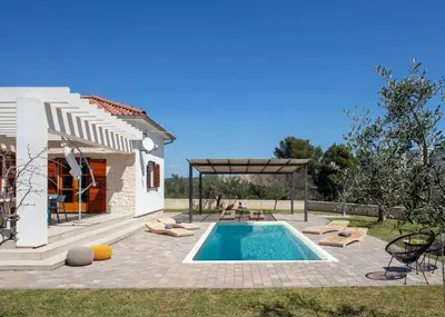 Bazen u objektu Villa Cocoon Vodice ili u blizini