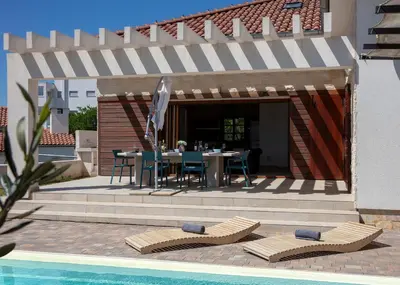 Bazen u objektu Villa Cocoon Vodice ili u blizini
