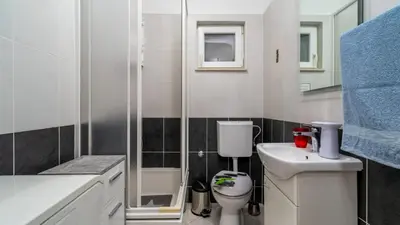 Kupaonica u objektu Holiday home Silvija by Villas Guide