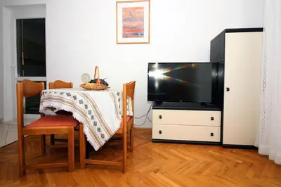 TV i/ili zabavni centar u objektu Apartman Mravinac