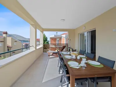 Balkon ili terasa u objektu Two Bedroom Apartment With Terrace And Sea View Adriatica