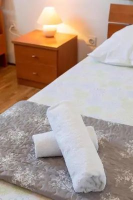 Krevet ili kreveti u jedinici u objektu Apartments Apartmani Marin