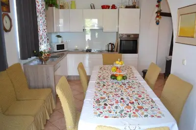 Kuhinja ili čajna kuhinja u objektu Apartments Marija