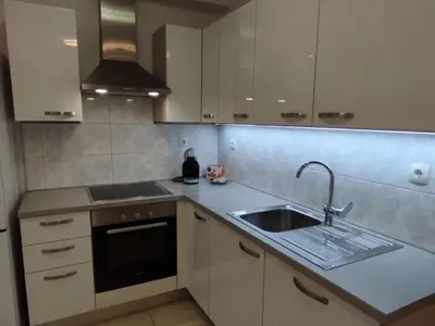 Kuhinja ili čajna kuhinja u objektu Holiday House Emma - Two Bedroom Holiday Home With Terrace