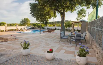 Bazen u objektu Amazing Home In Primosten ili u blizini