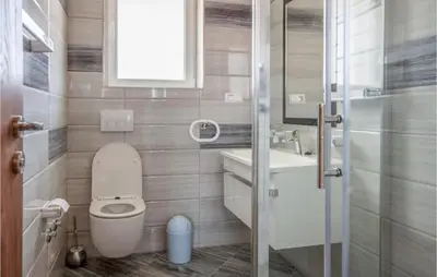 Kupaonica u objektu 2 Bedroom Stunning Apartment In Vodice