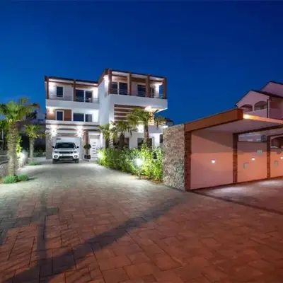 2 Bedroom Stunning Apartment In Vodice