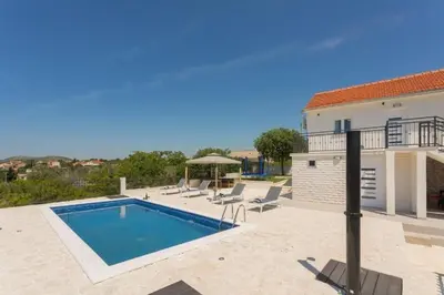 Bazen u objektu Family friendly house with a swimming pool Vrpolje, Sibenik - 25004 ili u blizini
