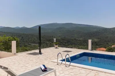 Bazen u objektu Family friendly house with a swimming pool Vrpolje, Sibenik - 25004 ili u blizini