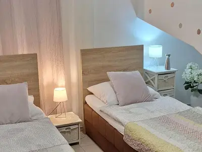 Krevet ili kreveti u jedinici u objektu Two Bedroom apartment with Terrace Cvita A2