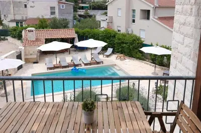 Bazen u objektu Apartments with swimming pool Brodarica - Sibenik - 25027 ili u blizini