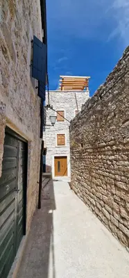Tlocrt objekta Downtown stone house