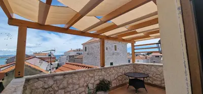 Balkon ili terasa u objektu Downtown stone house