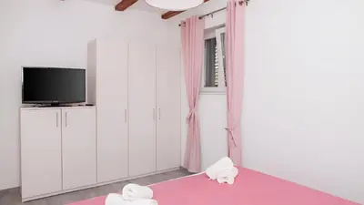 TV i/ili zabavni centar u objektu Holiday home Rozara by Villas Guide