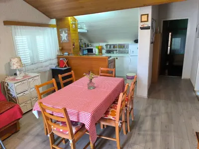 Kuhinja ili čajna kuhinja u objektu Holiday Home für 3 Personen - 1 Kind ca- 68 m² in Žaboric- Dalmatien - Gespanschaft Sib by Interhome