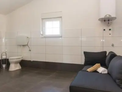 Kupaonica u objektu Apartment Laura mit Pool by Interhome