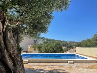 Bazen u objektu Apartment Villa Luger 2- OG by Interhome ili u blizini