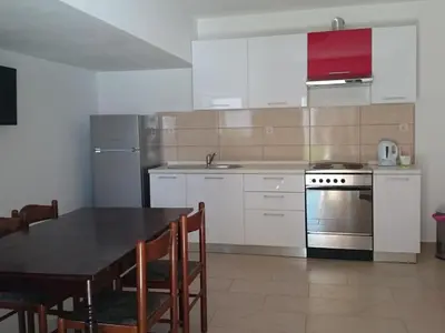 Kuhinja ili čajna kuhinja u objektu Apartment Gemütliche Ferienwohnung Emil by Interhome