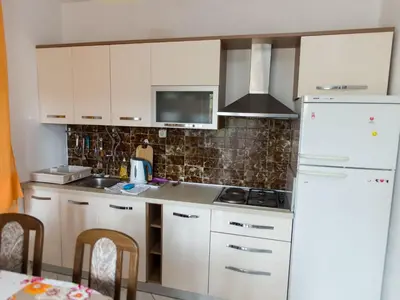 Kuhinja ili čajna kuhinja u objektu Apartment Luxory mit Meerblick by Interhome