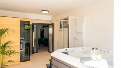 Kupaonica u objektu Villa Infinity View by Villas Guide