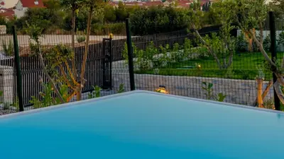 Bazen u objektu Villa Sunray by Villas Guide ili u blizini