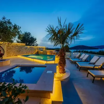 Holiday Home Strandnahes Ferienhaus mit Garten in Ražanj by Interhome