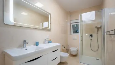 Kupaonica u objektu Villa Shaula 2 by Villas Guide