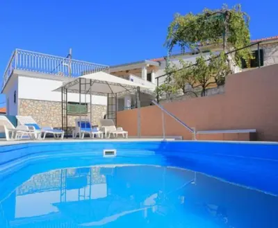 Bazen u objektu Pool villa near sea ili u blizini