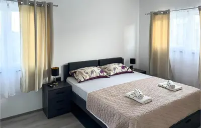 Krevet ili kreveti u jedinici u objektu 4 Bedroom Gorgeous Home In Raslina