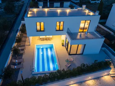 Bazen u objektu Villa Rige ili u blizini