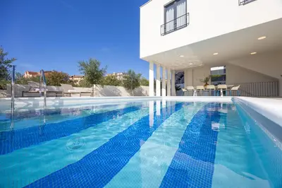 Bazen u objektu Villa Rige ili u blizini