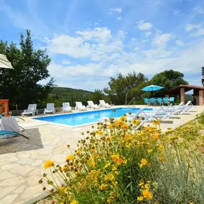 Apartment Luce - Pool & BBQ - peaceful and private retreat near Šibenik