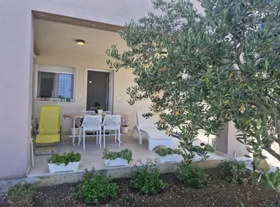 Vrt u objektu Apartment Slanica Beach Escape