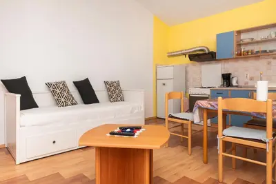 Kuhinja ili čajna kuhinja u objektu House Nani