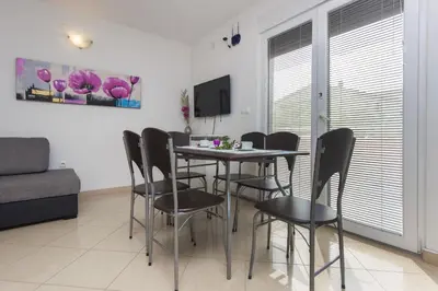 TV i/ili zabavni centar u objektu Apartments Lenija