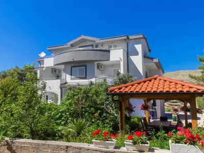 Zgrada u kojoj se nalazi apartman