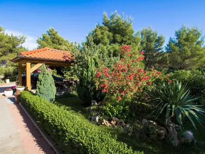 Vrt u objektu Apartment Apartmani Vesna Grebaštica by Interhome