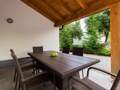Vrt u objektu Apartment Apartmani Vesna Grebaštica by Interhome