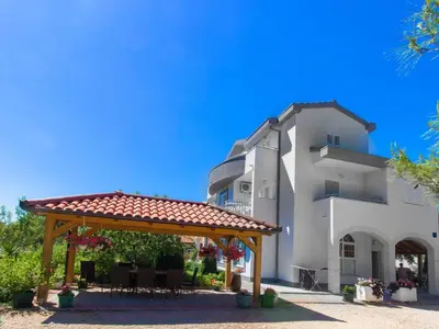 Zgrada u kojoj se nalazi apartman