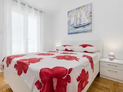 Krevet ili kreveti u jedinici u objektu Apartment Apartmani Vesna Grebaštica by Interhome