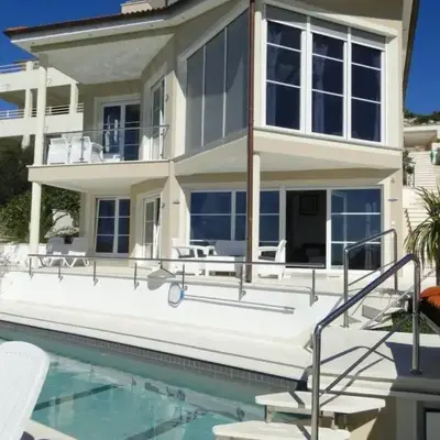 Apartment Perla 3 mit Blick auf das Wasser by Interhome