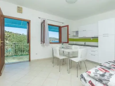 Balkon ili terasa u objektu Apartment in Dvornica mit Gepflegtem Garten by Interhome