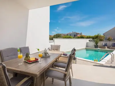 Tlocrt objekta Holiday Home mit Privatpool für 7 Personen ca- 119 m² in Jadrija- Dalmatien - Gespanscha by Interhome