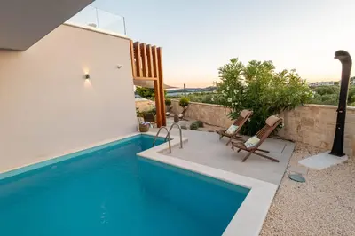 Bazen u objektu Villa I-Lux - Vodice For You - Holiday Homes ili u blizini