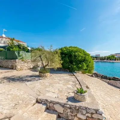 Beachfront Apartments Lozica