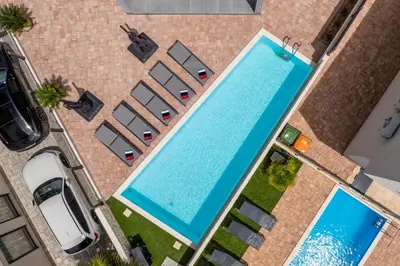Bazen u objektu Luxury villa with a swimming pool Vodice - 25085 ili u blizini