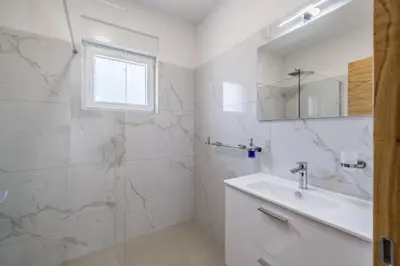 Kupaonica u objektu Luxury villa with a swimming pool Vodice - 25085