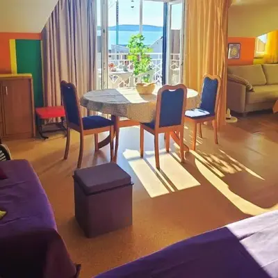 Sea View Apartment with Balcony & Sunset 2 min to Beach